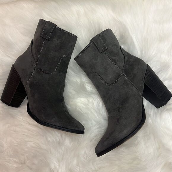 Very G  Rosie Short Cowboy Booties size 7.5 Bin 12 - Picture 2 of 11